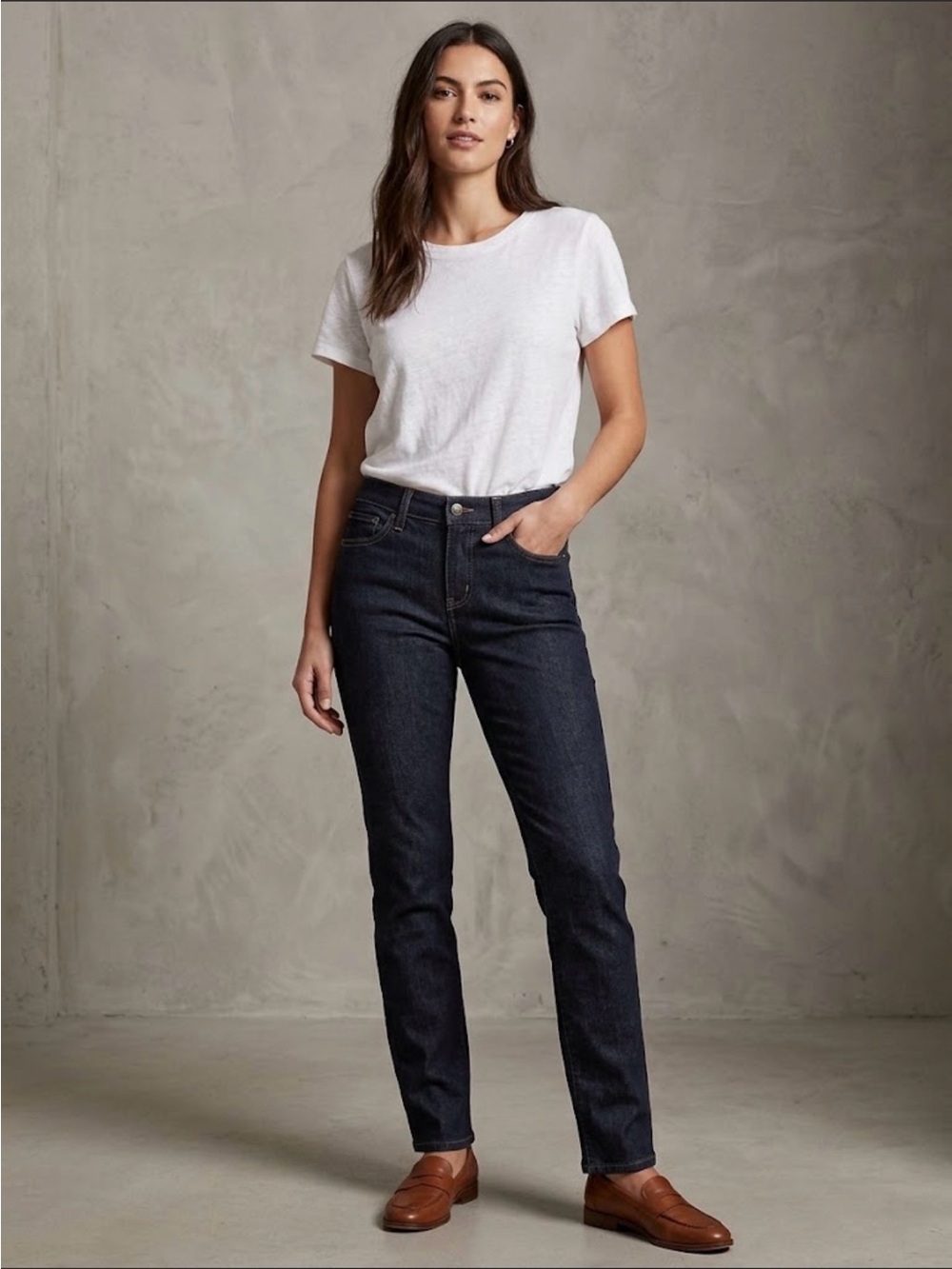 Joe's Jeans High-Rise Straight in Dark Indigo. Style Braylin